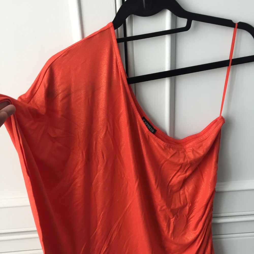 Express Shimmer Exposed/Off-Shoulder Ruched Top, M